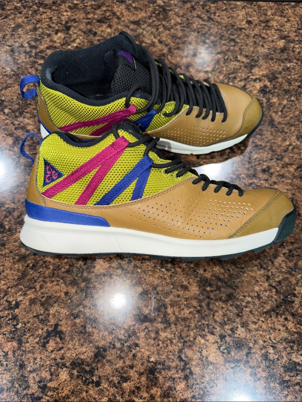 Nike ACG Okwahn 2
Golden Beige Men’s Size 10